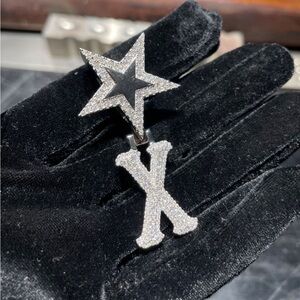 Custom moissanite pendant (Negotiable)